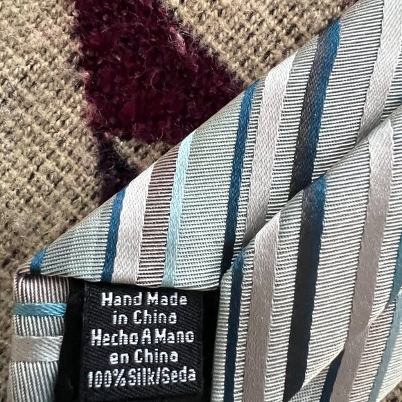 Perry Ellis Silk Tie - Picture 3 of 3